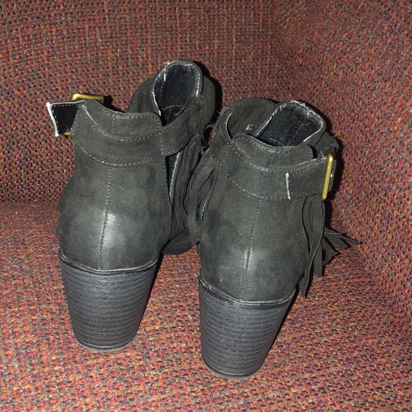Women’s QUPID black faux suede fringed boots size 6 - Picture 2 of 6